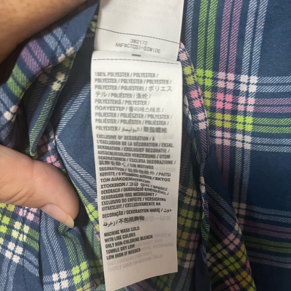 Hollister Blue, Pink and Green Plaid Lightweight Blouse Size Large - Picture 8 of 8